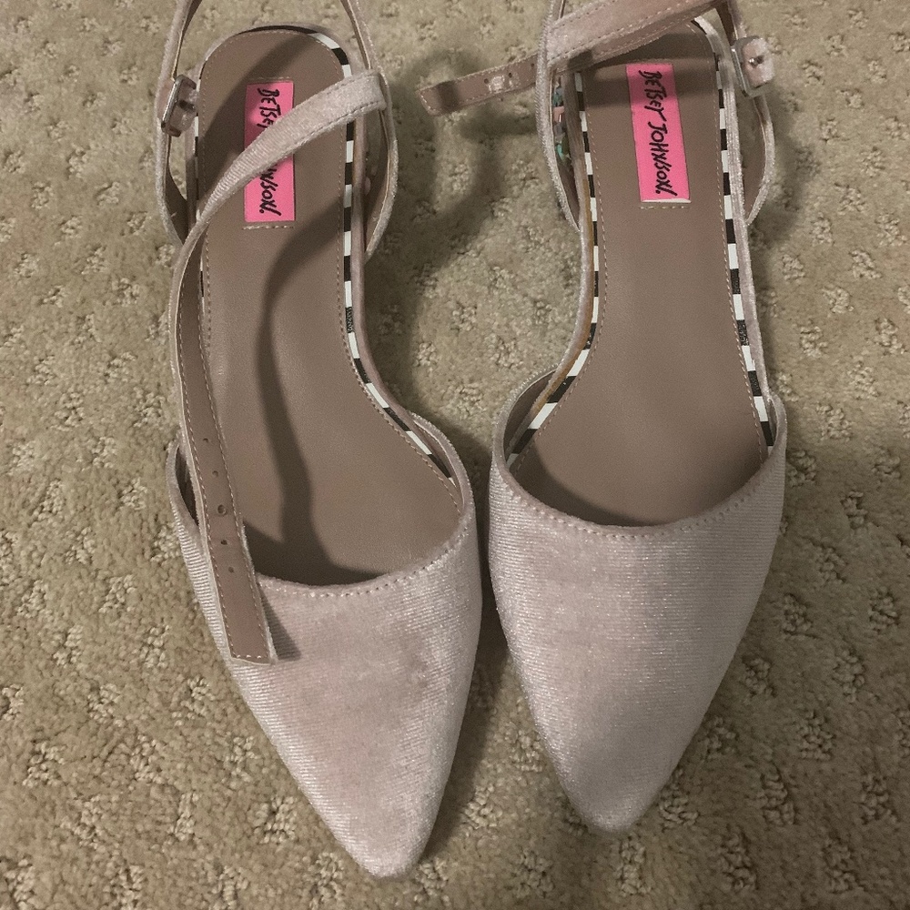 Betsey Johnson block heel